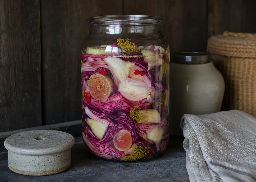 Bocaux de légumes et d’épices